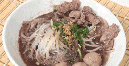 ก๋วยเตี๋ยวเรือน้ำตกหมู