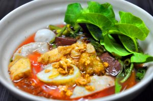 ชิ้นแซ่บ เย็นตาโฟ (สูตรเยาวราช)